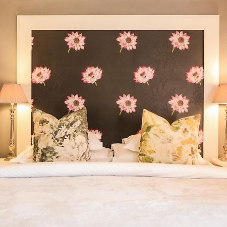Upper House Guesthouse Кларенс Екстериор снимка