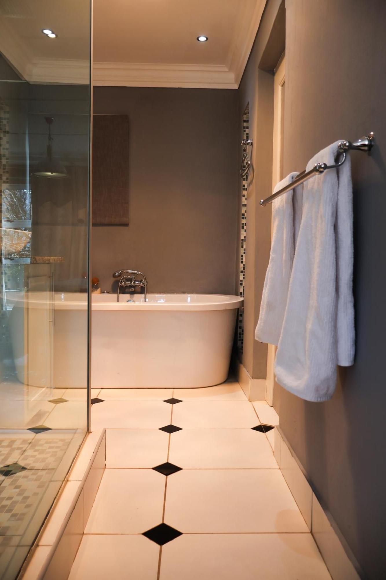 Upper House Guesthouse Кларенс Екстериор снимка